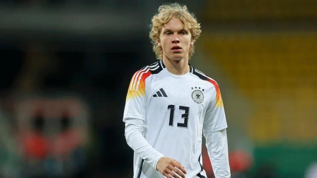 开云登录入口-开窗5天德甲8笔引援一览：保级队纷纷积极自救