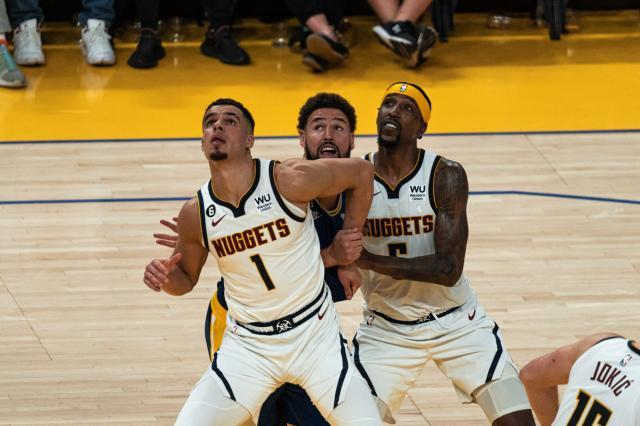 开云体育平台-【现场】复古之夜勇士遗憾输球 新赛季将迎接新挑战