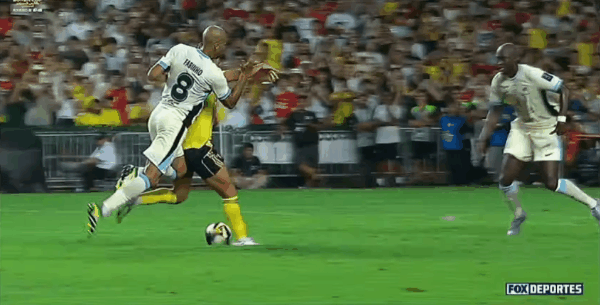 沙超杯战报：C罗助攻菲利克斯破门，十人利雅得2-1吉达联合