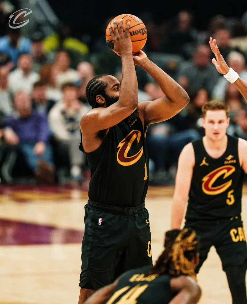 开云-爱游戏-哈登加盟让骑士升了一档，冲冠最大阻碍是健康