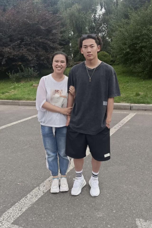 开云登录入口-小学班主任谈苏翊鸣：他身上最动人的光芒，远不止于赛场