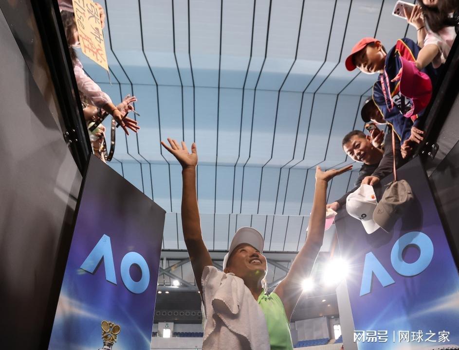 开云体育平台-三金花出战迈阿密郑钦文压力最大,迪拜退赛潮波及梅里达多人退赛