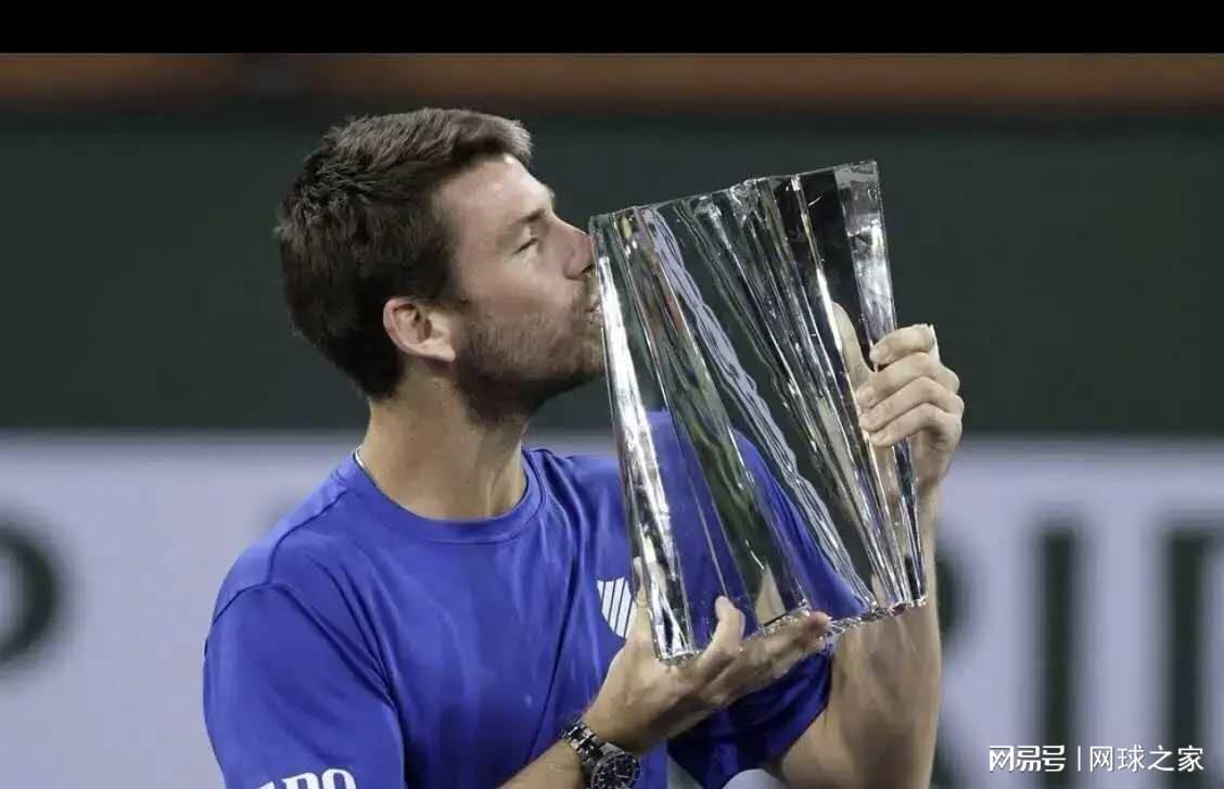 两位迷弟连续相逢大师赛,向西班牙战神纳达尔致敬